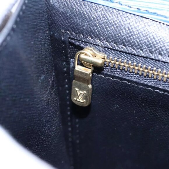 LOUIS VUITTON Epi Montaigne 23 Clutch Bag Blue - Picture 14 of 16